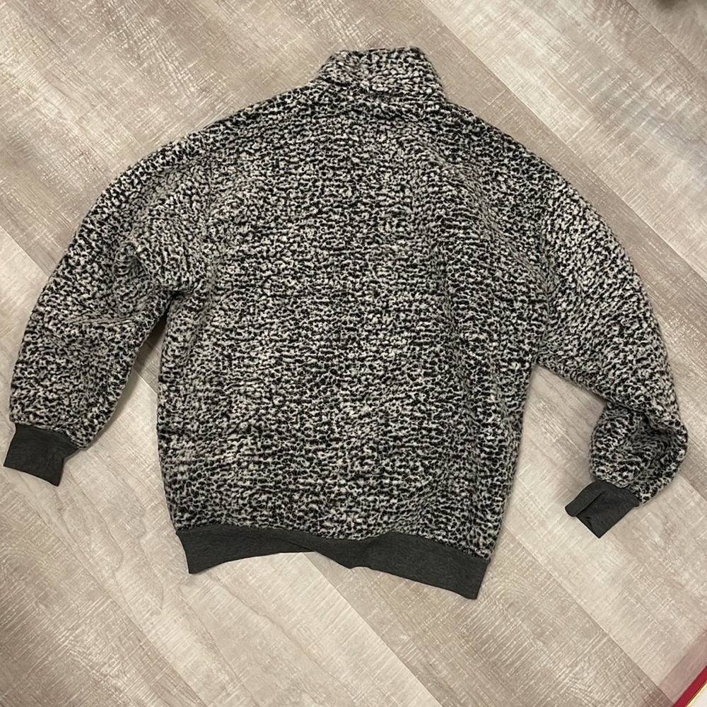 Express One Eleven Pullover - Picture 2 of 6